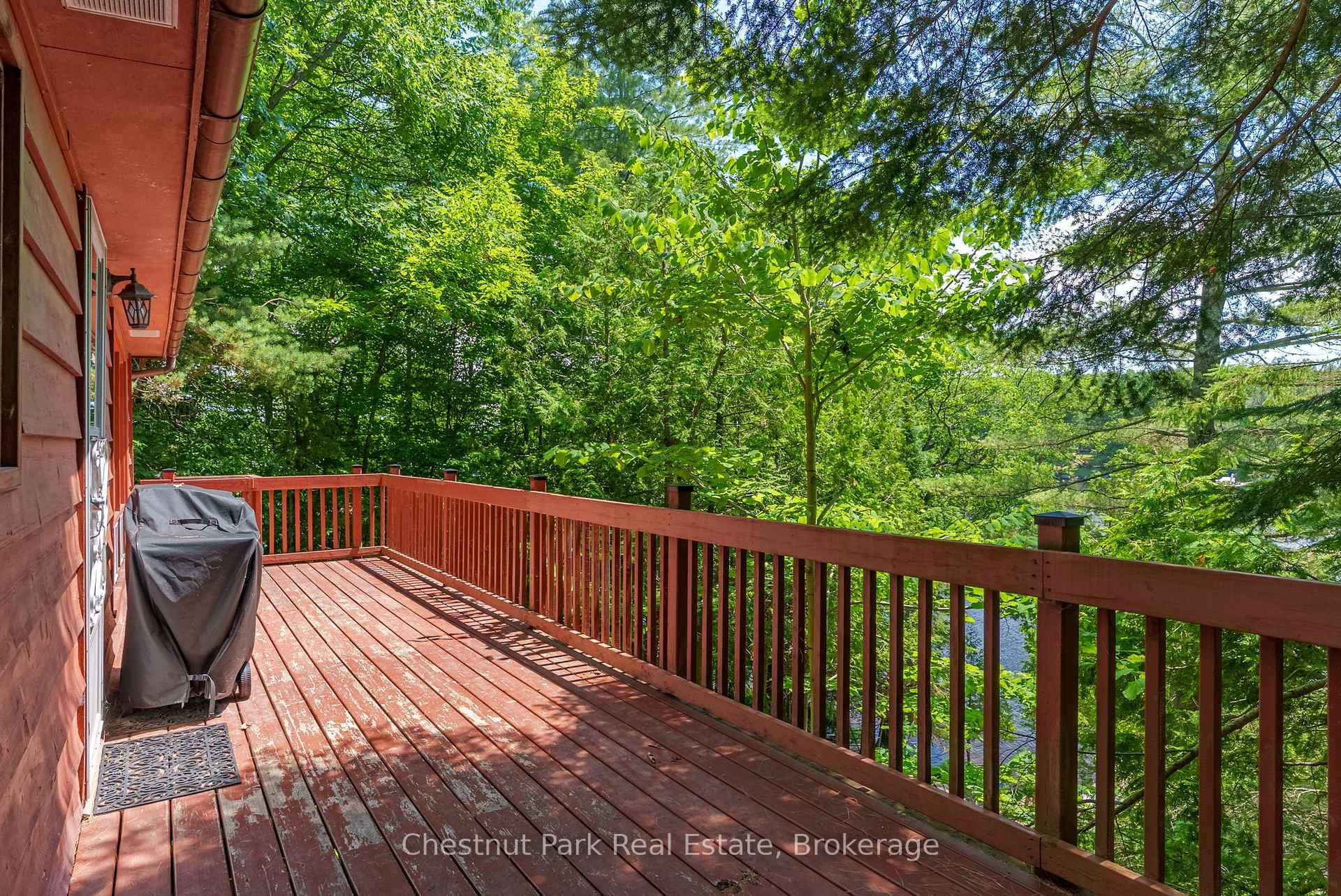 1054 10 Deewood Drive photo 30
