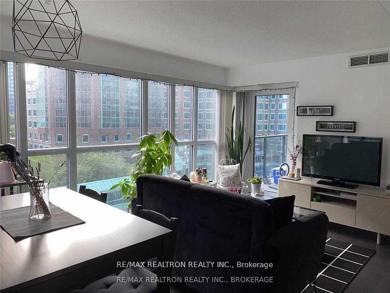 28 Ted Rogers Way Unit 711 photo 4