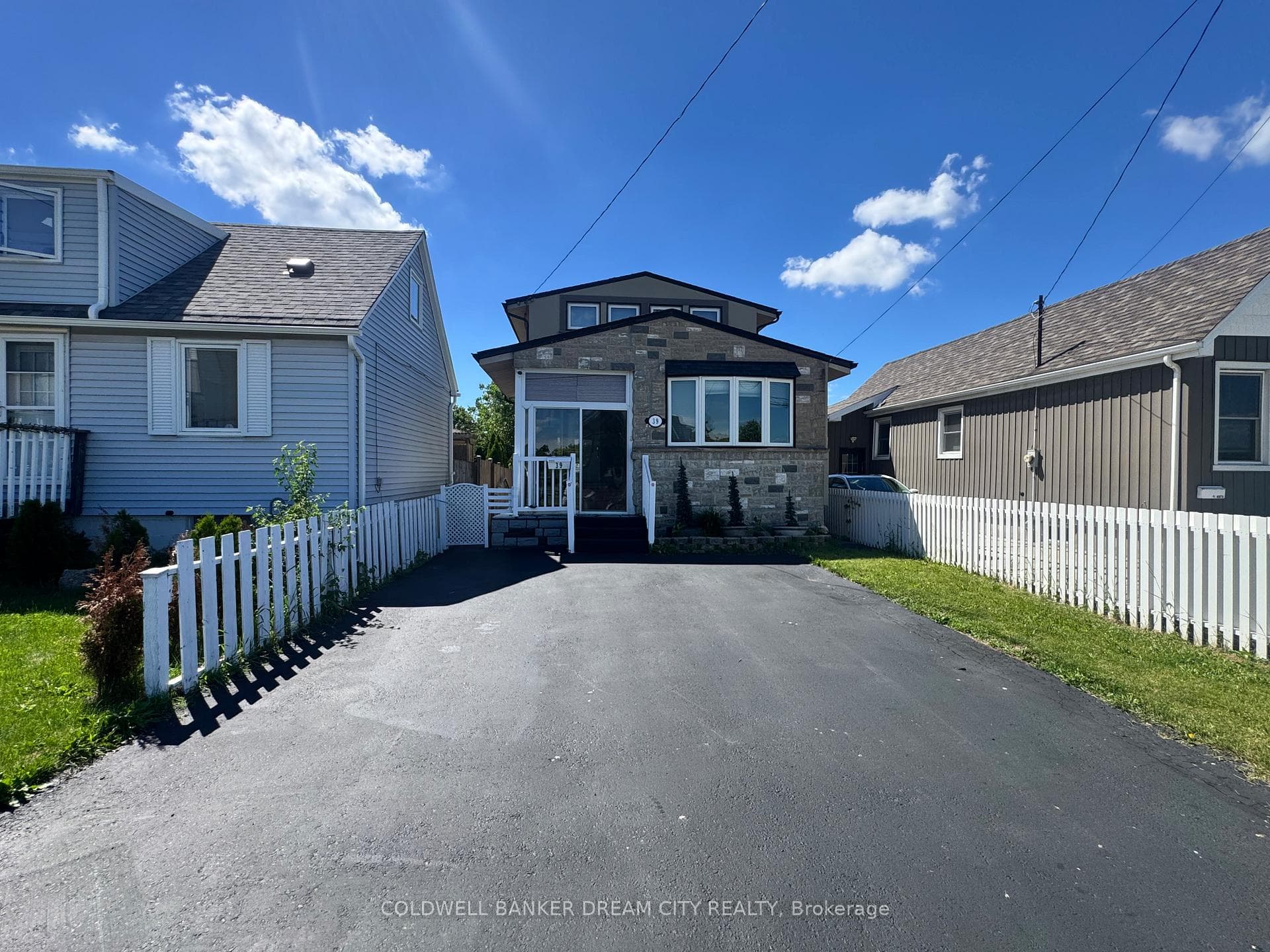 39 Reid Avenue photo 3