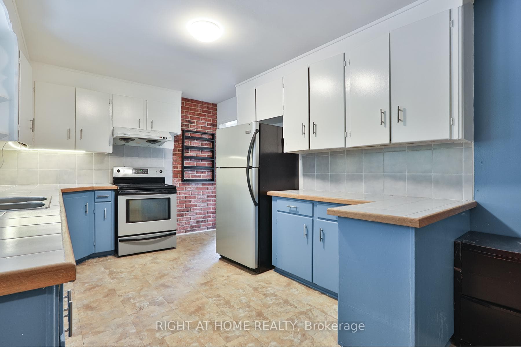 6661 Major Mackenzie Drive photo 3