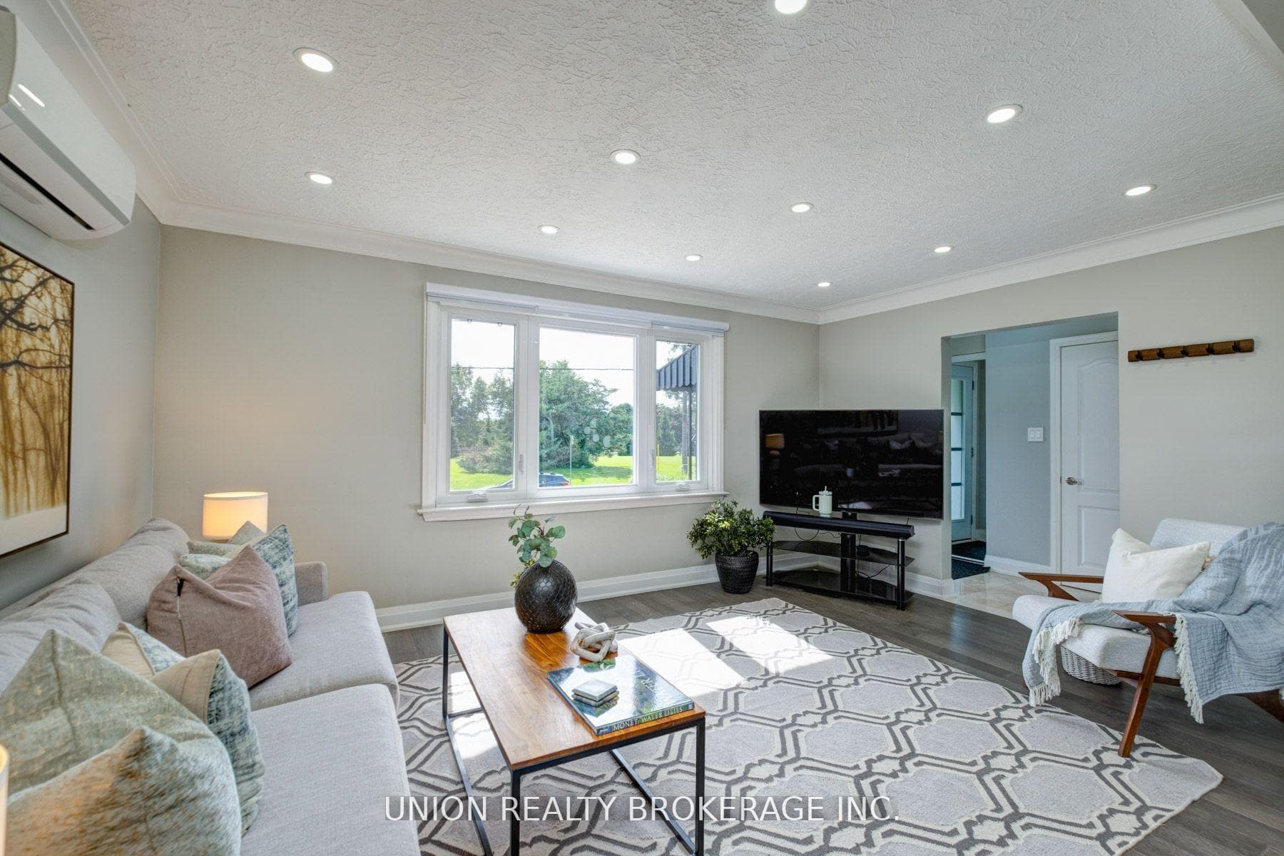 28 Fishleigh Drive Unit Main photo 3