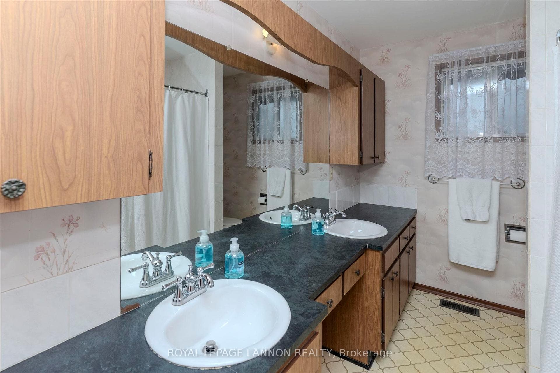 224 Anten Street photo 18