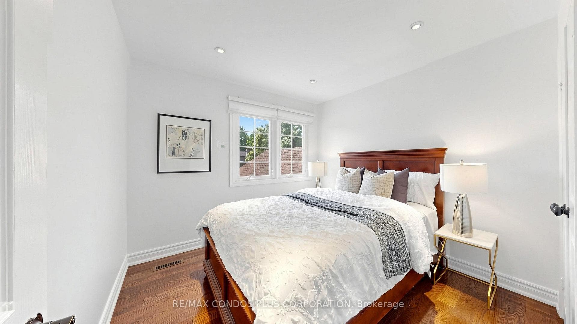 22 Denlow Boulevard photo 29
