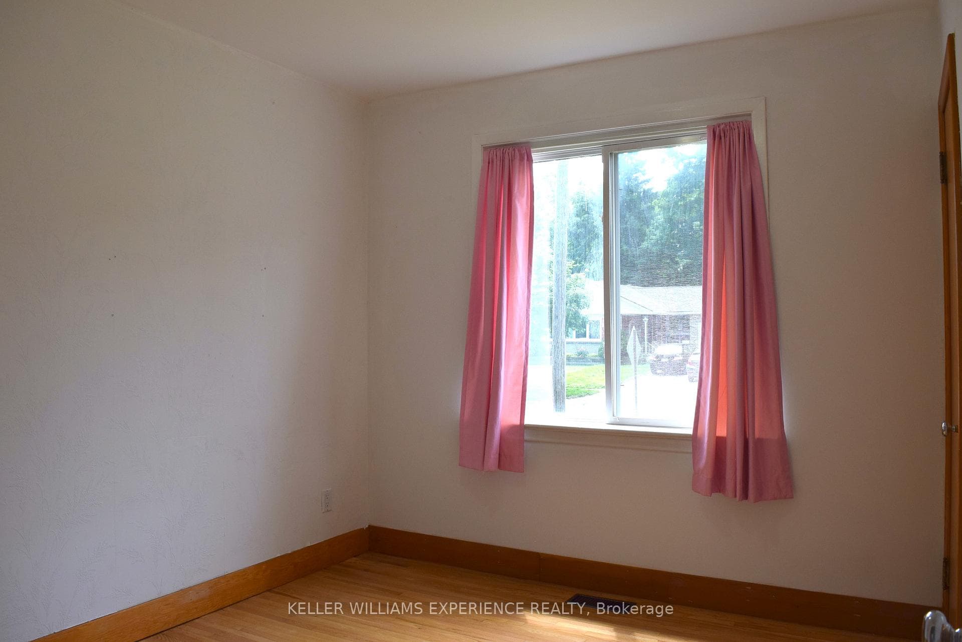 86 Strabane Avenue photo 15