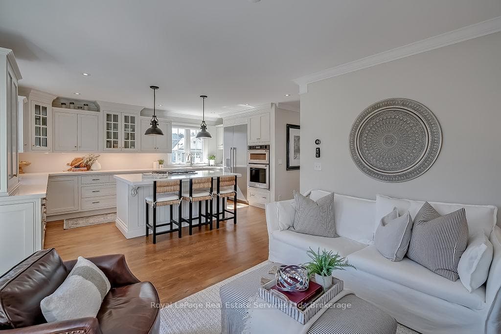 38 Chisholm Street photo 5