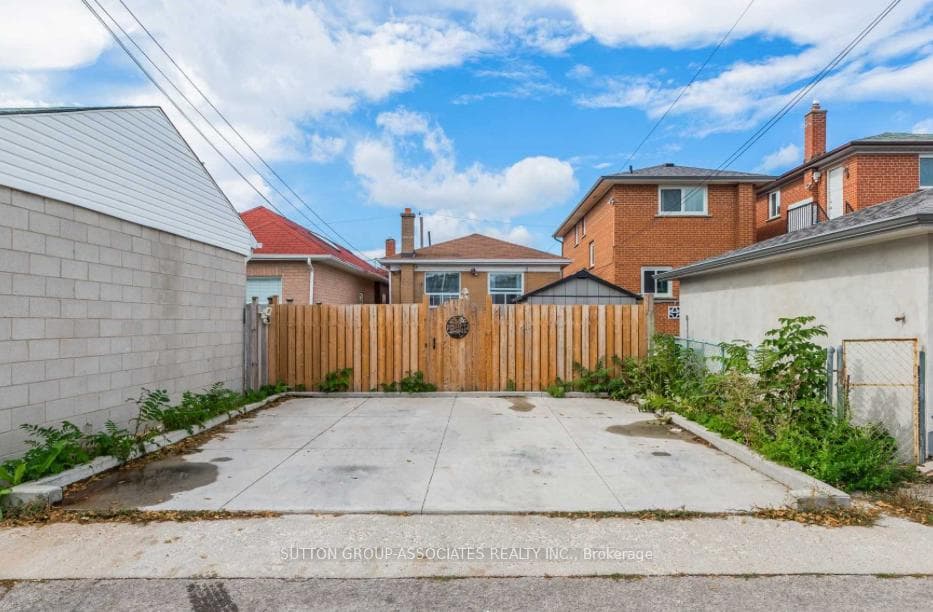 33 Hagar Avenue Unit main photo 14