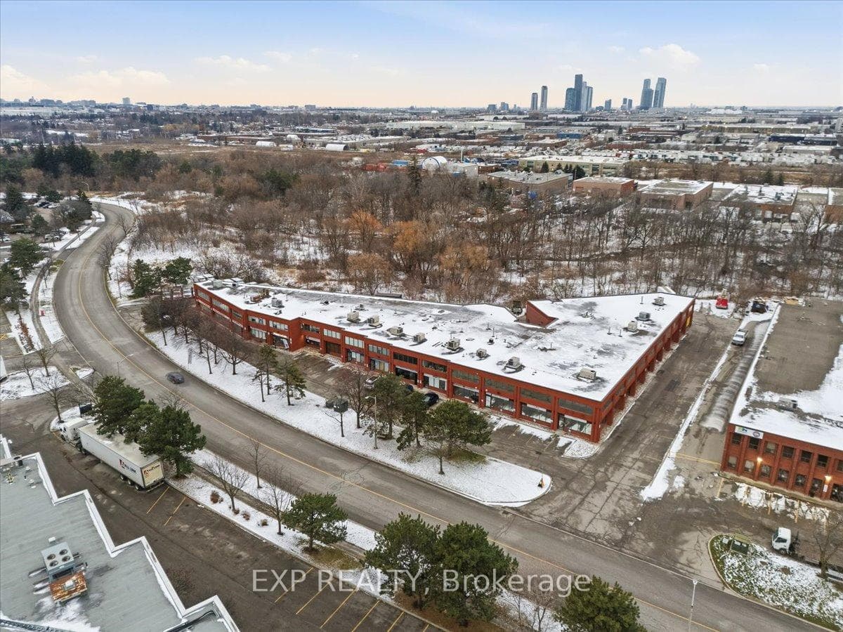 470 North Rivermede Road Unit 14 photo 2