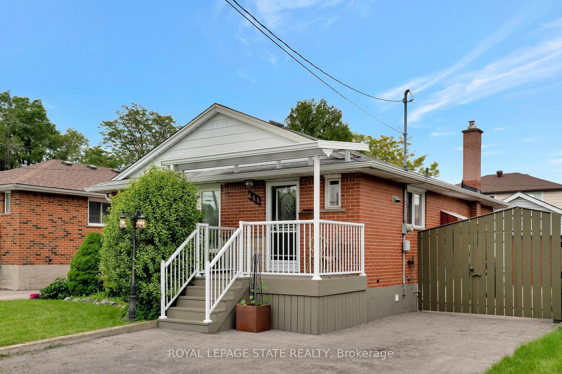 411 East 15th Street photo 2
