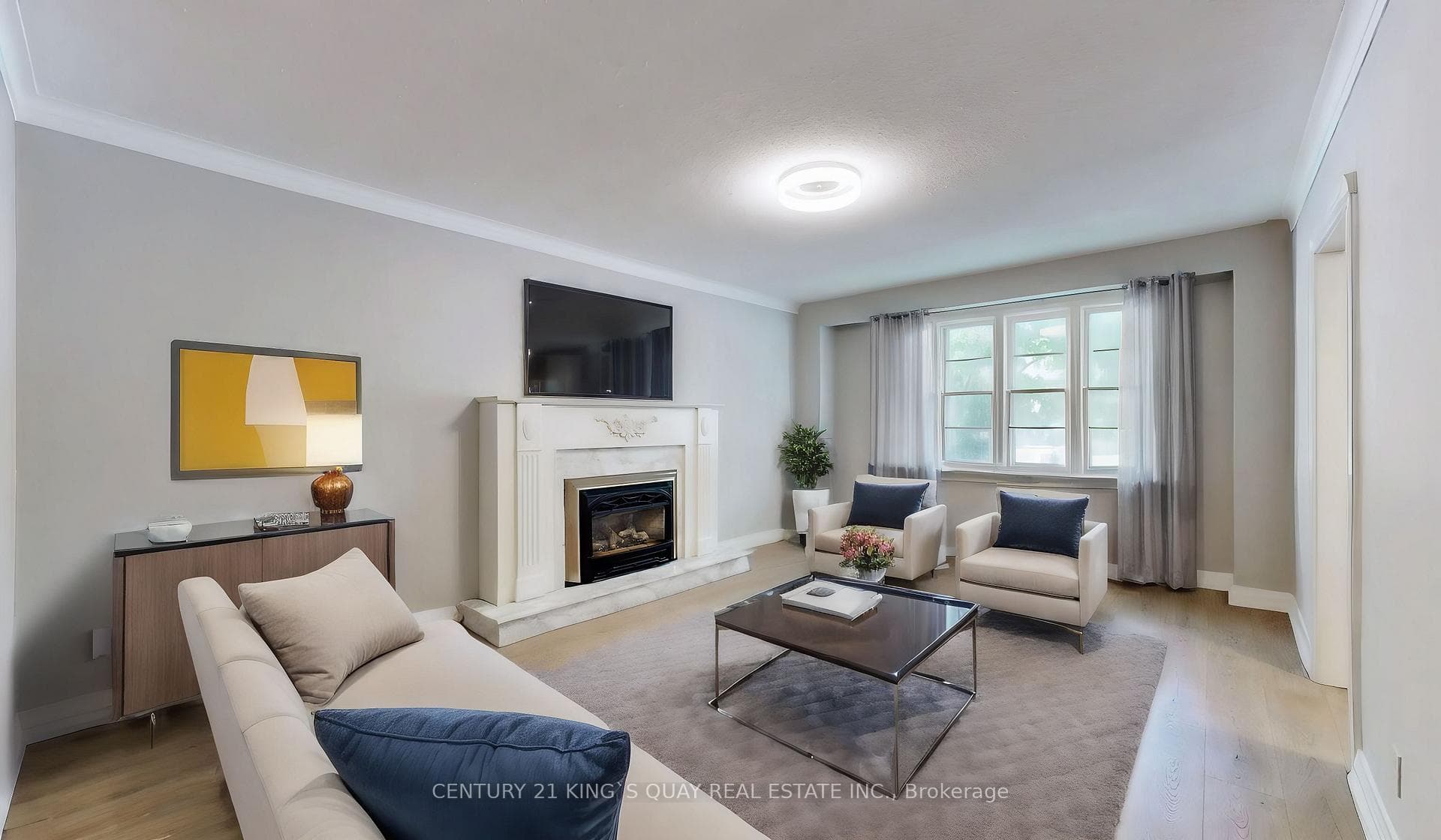 137 Lawrence Avenue photo 4