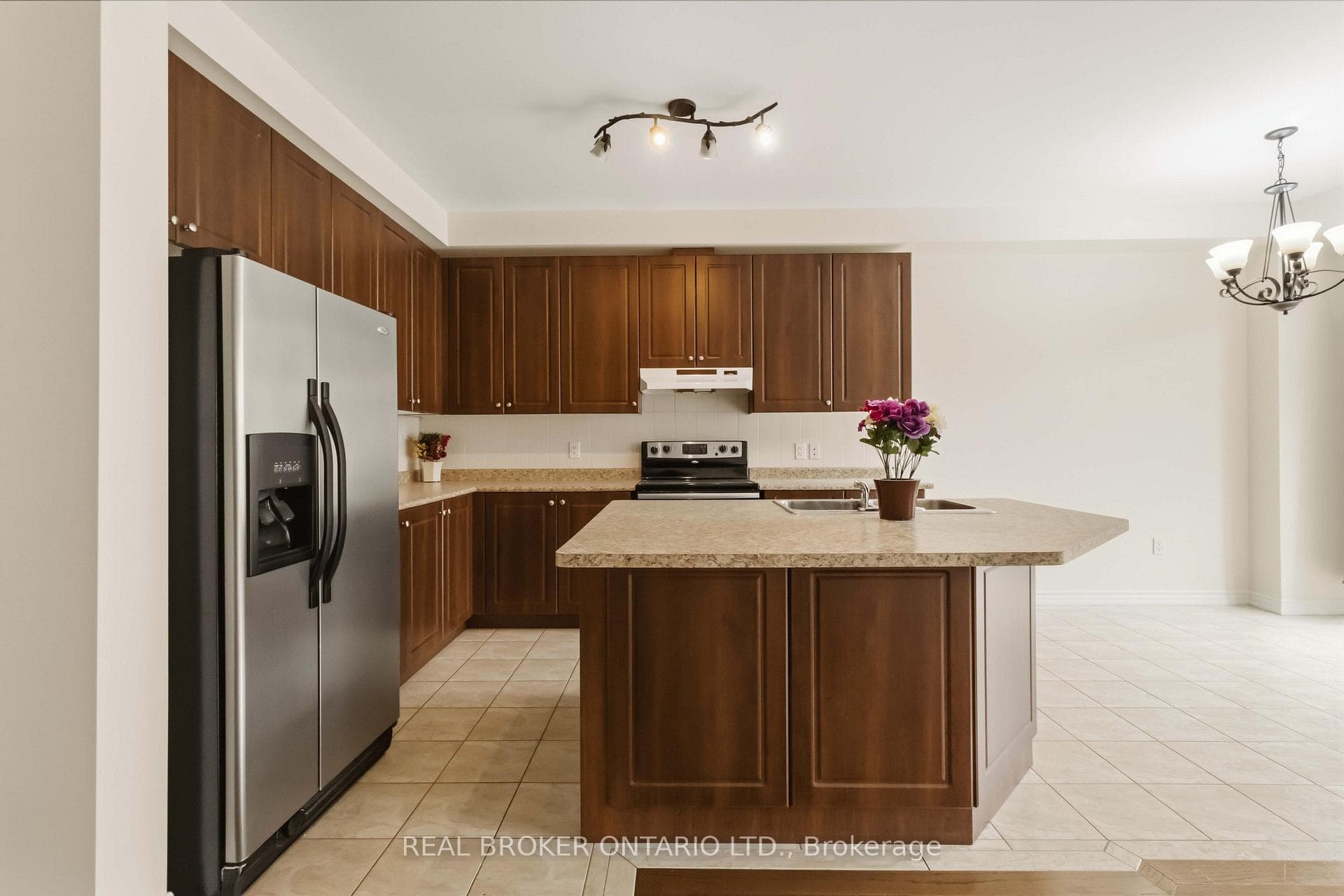 27 Mccartney Street Unit MAIN photo 11