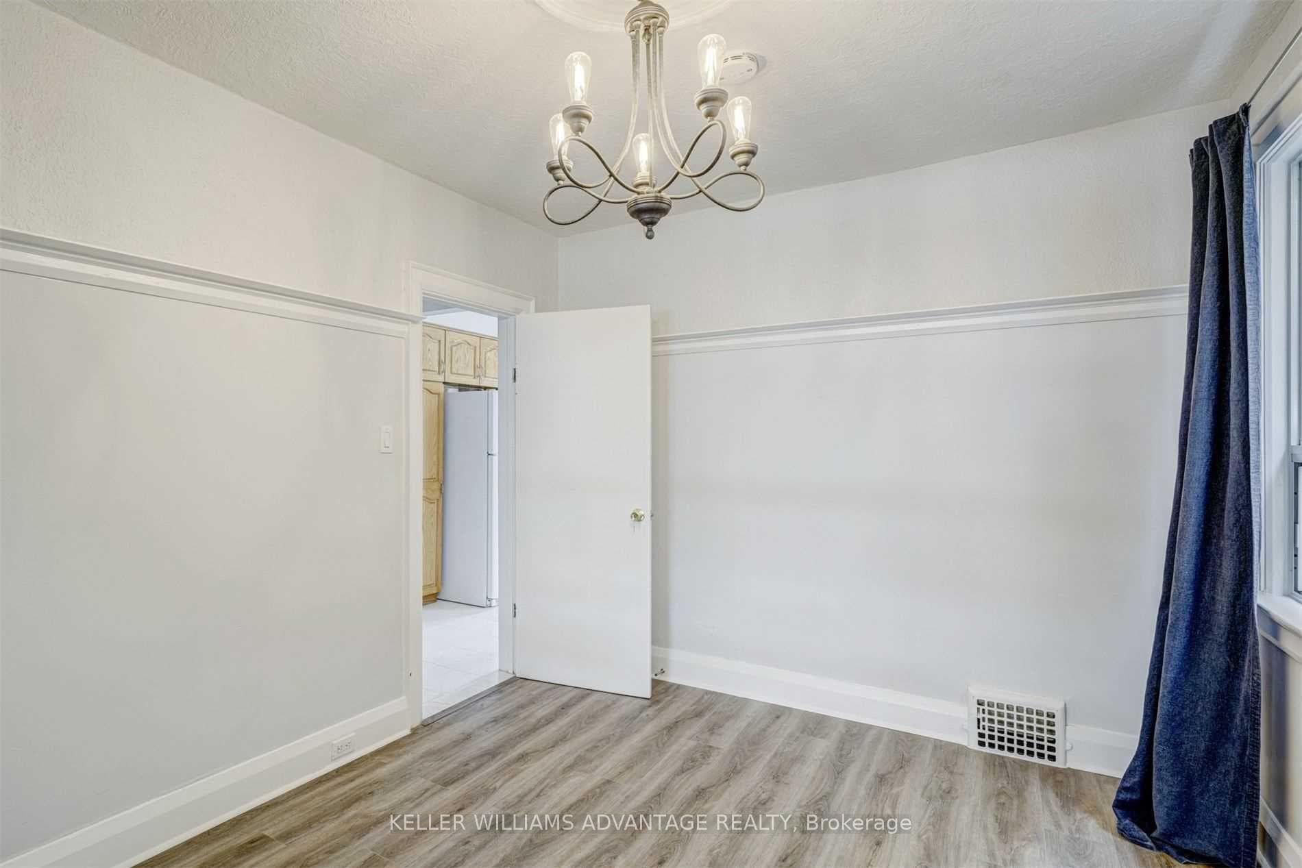 1822 Dufferin Street Unit MAIN photo 3