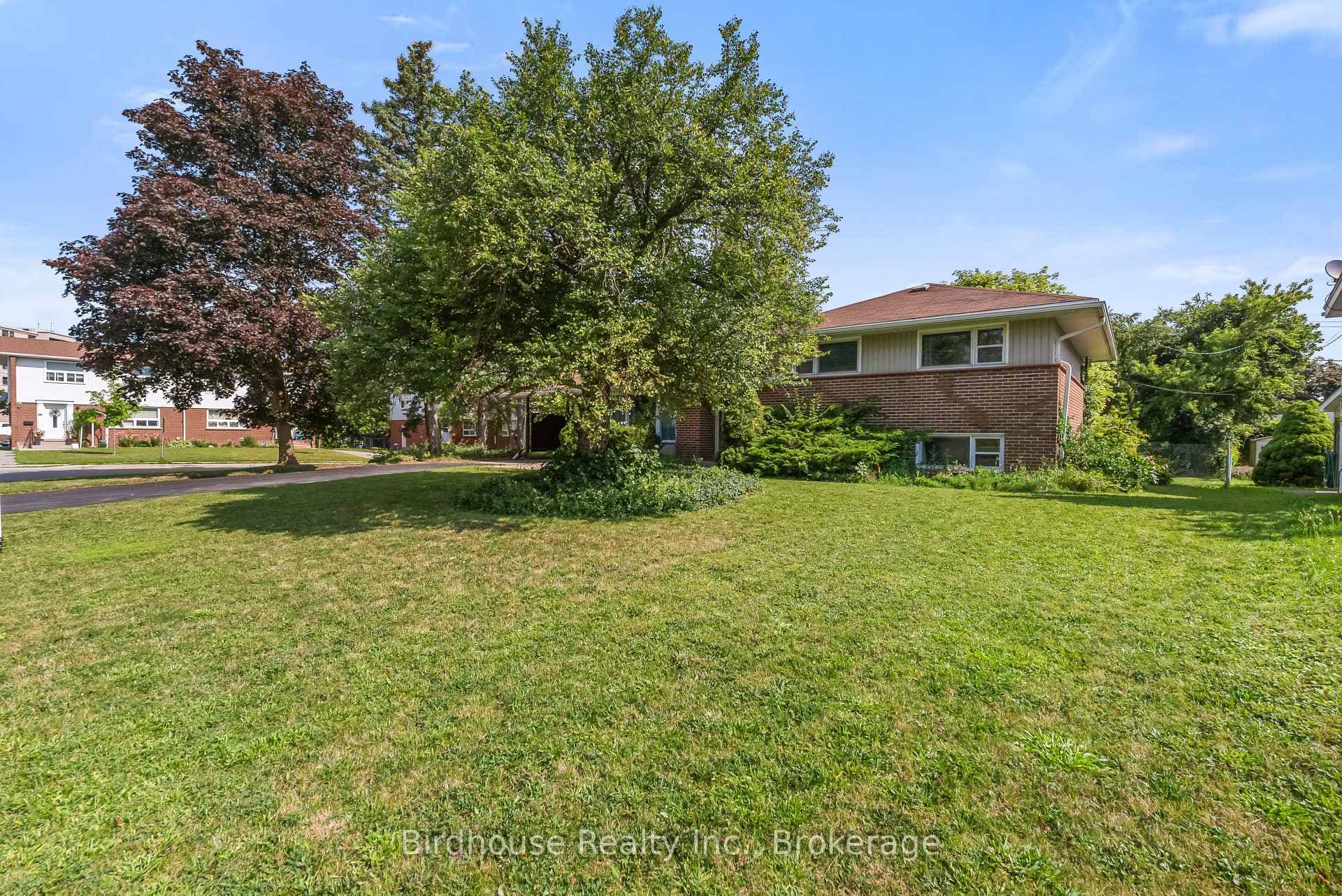 168 Adelaide Street photo 5