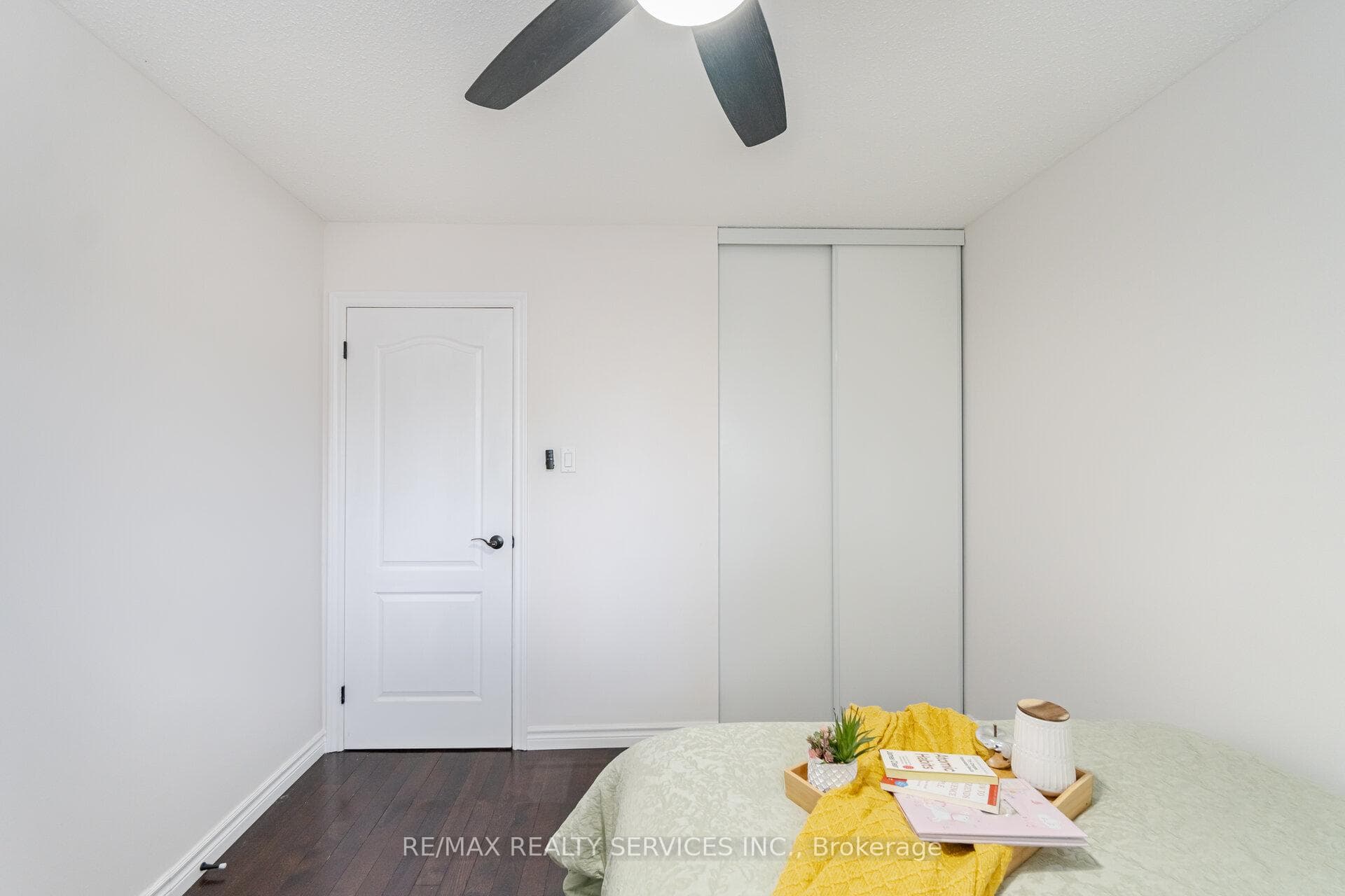 66 Traverston Court photo 27