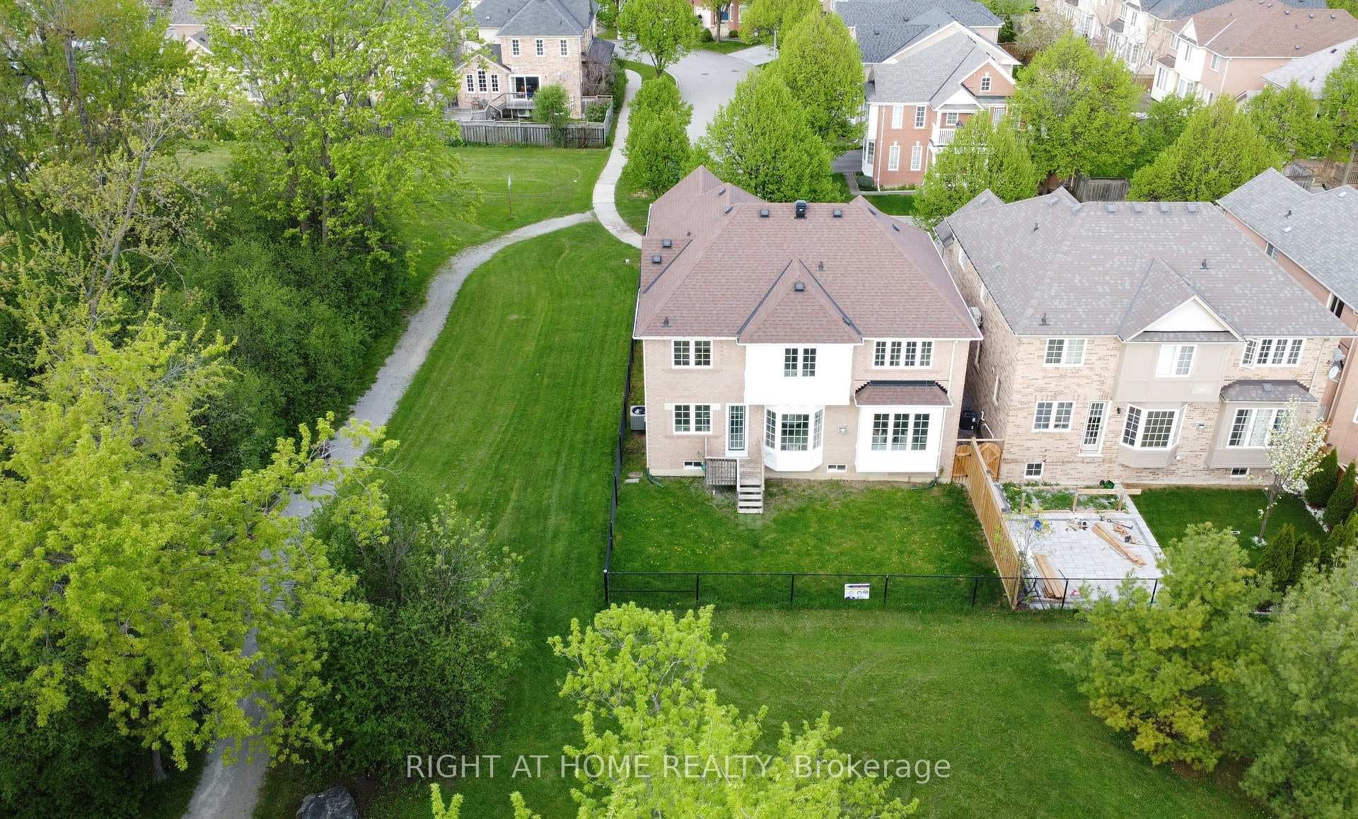 47 WILTSHIRE Drive photo 1