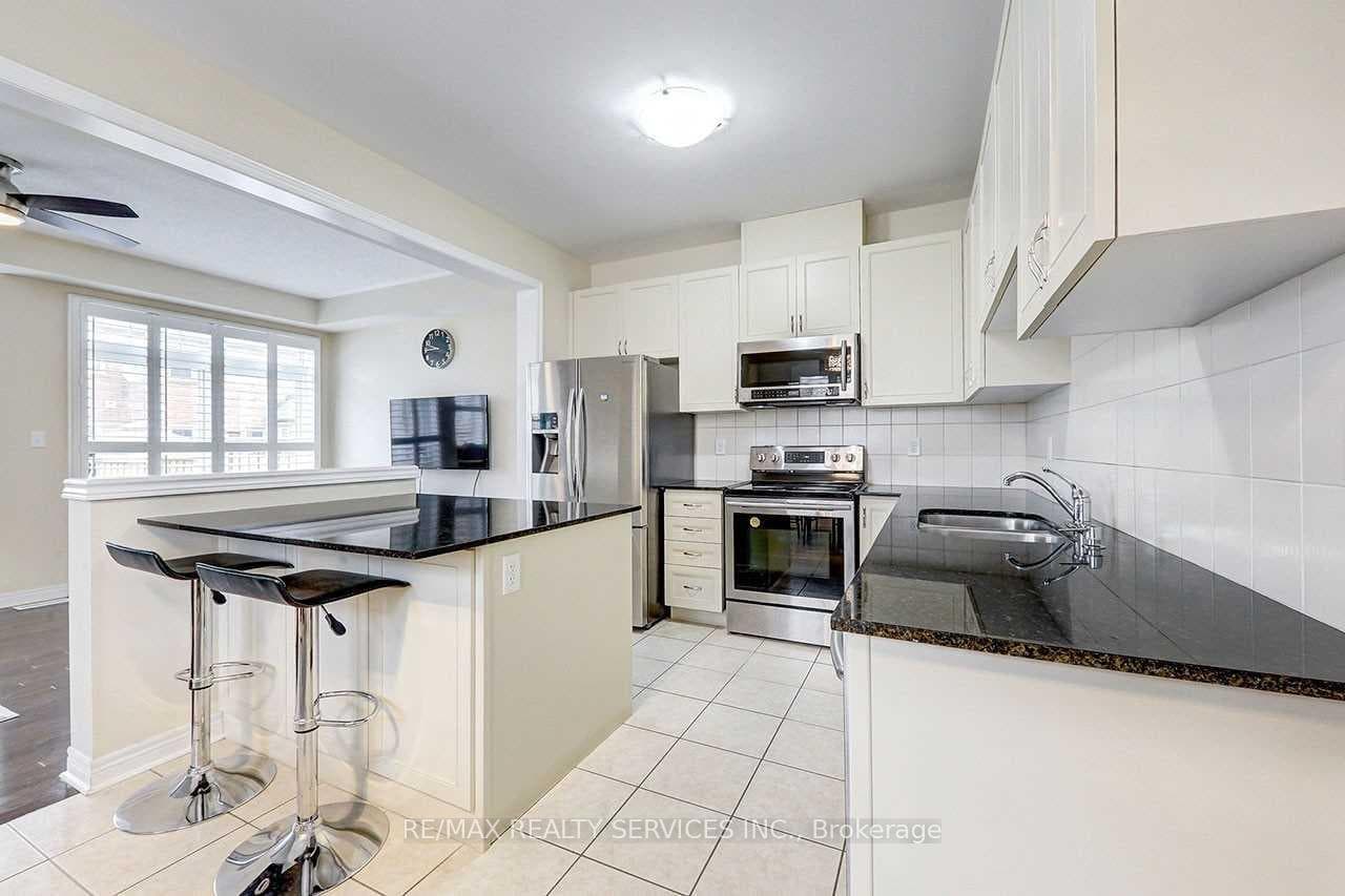 27 Biddens Square Unit Upper photo 6