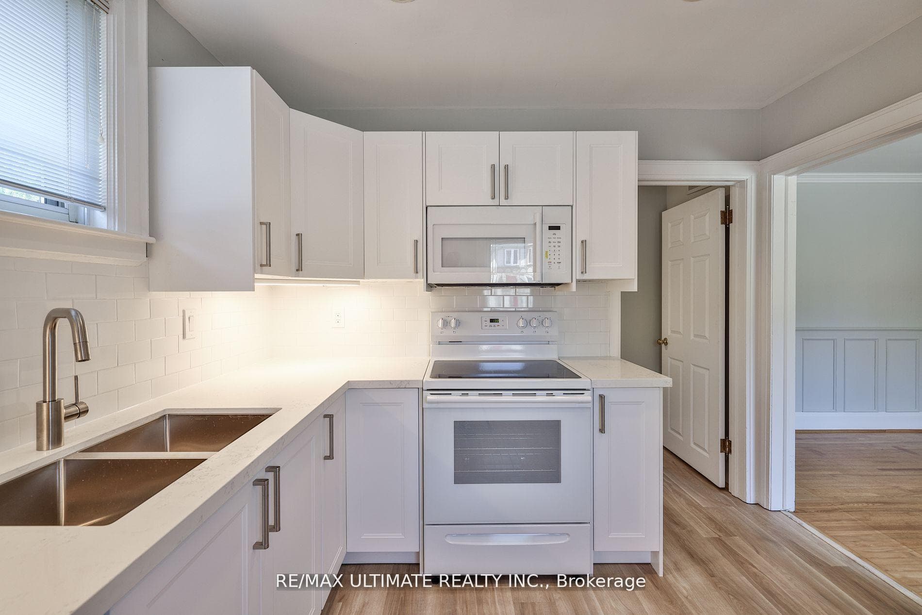 109 Parkhurst Boulevard photo 13
