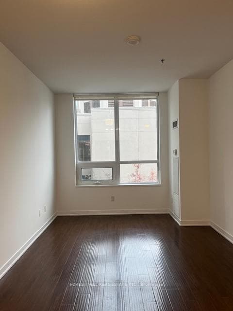 320 Tweedsmuir Avenue Unit 303 photo 12