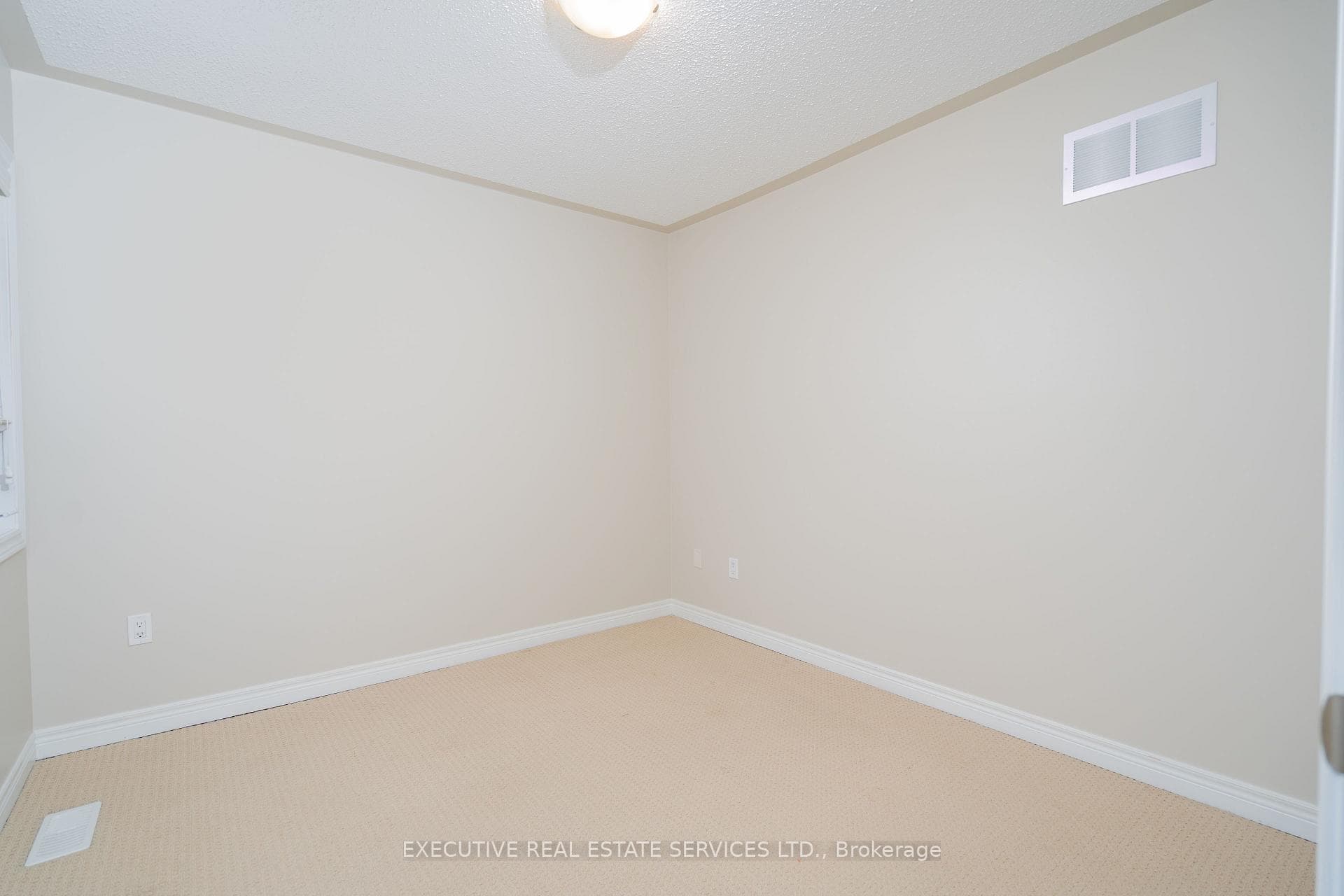 43 Sky Harbour Drive photo 25