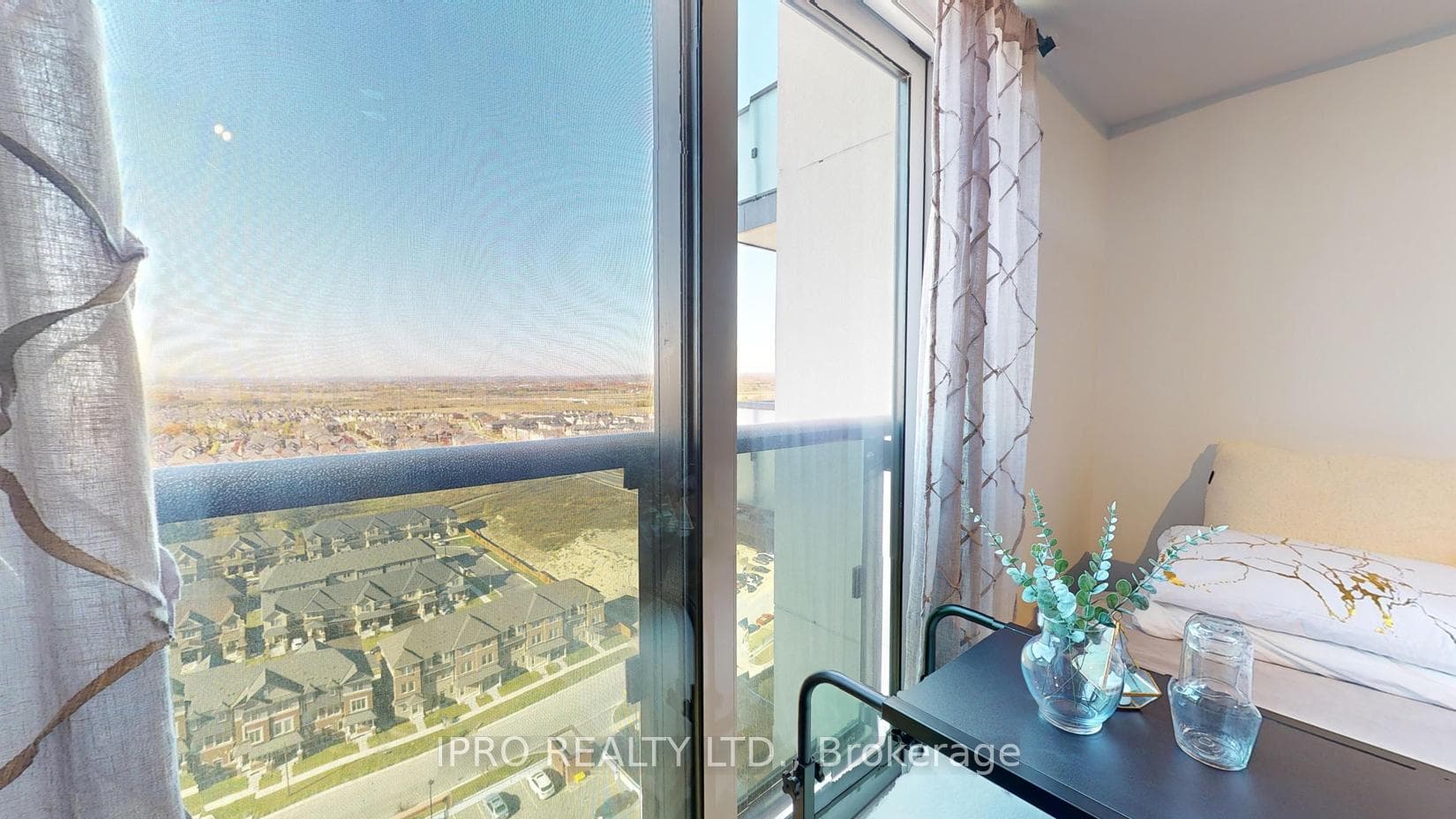 2550 Simcoe Street Unit 2019 photo 23