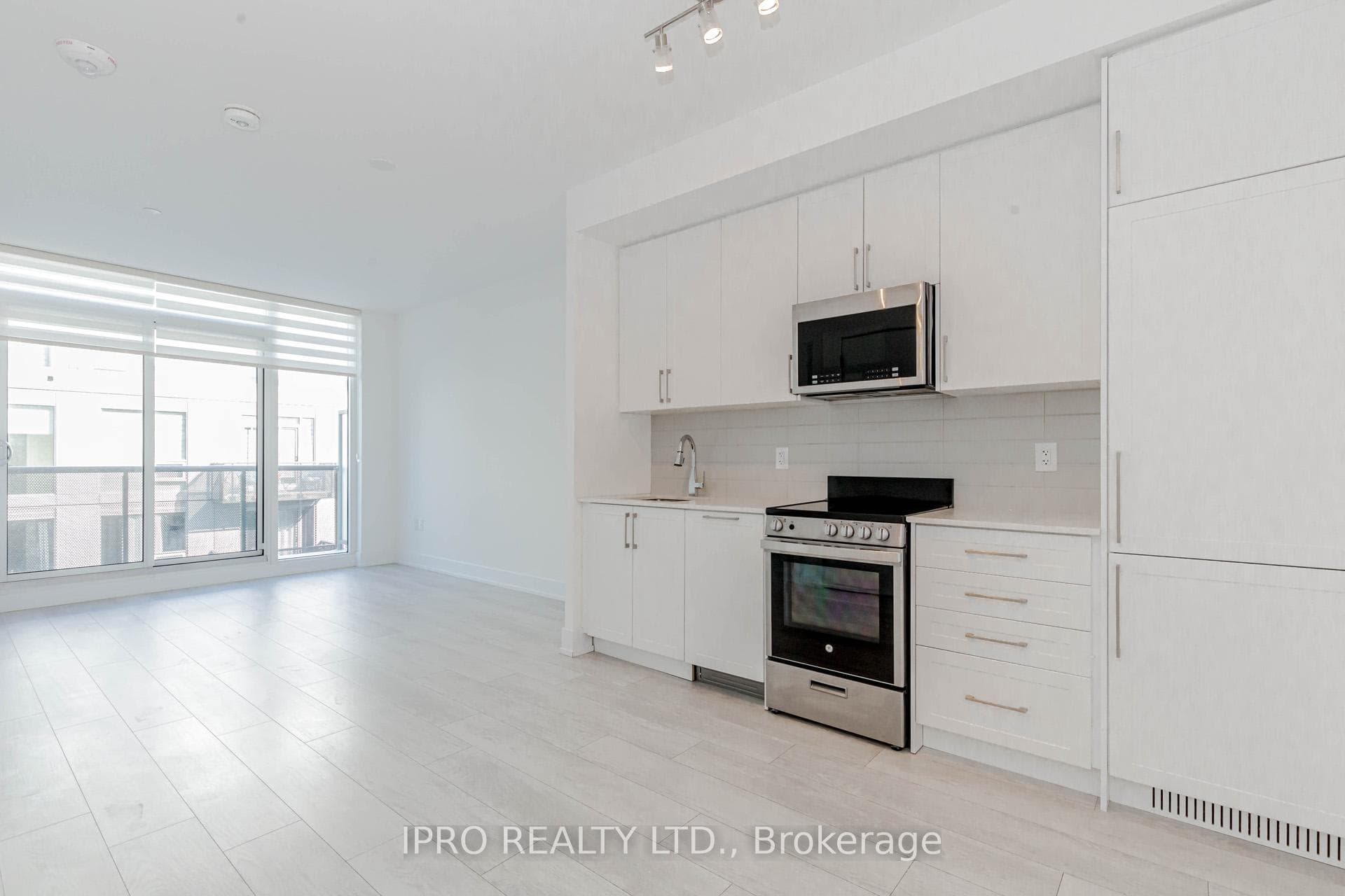 2450 OLD BRONTE Road Unit 624 photo 2