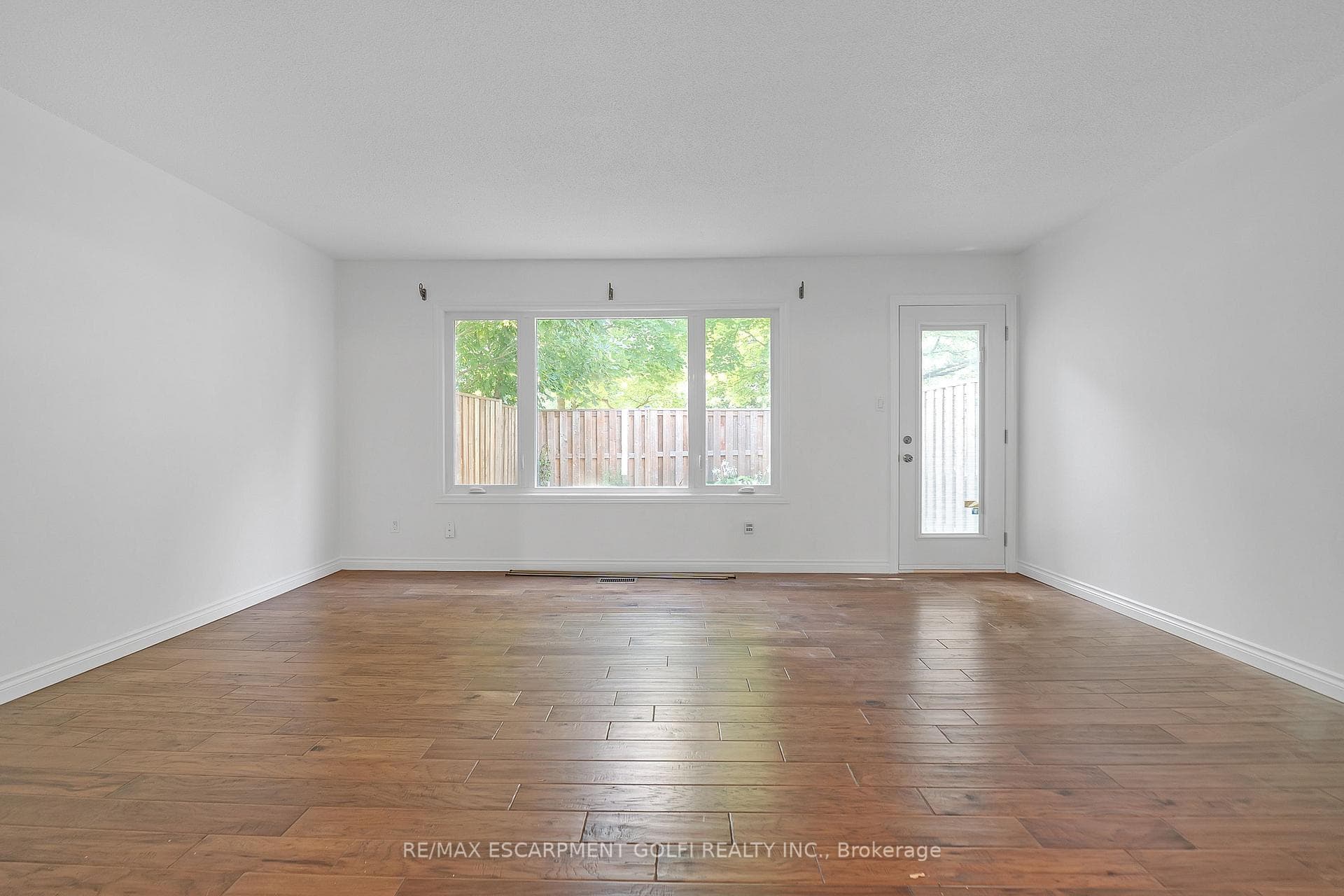 22 Tivoli Drive photo 7