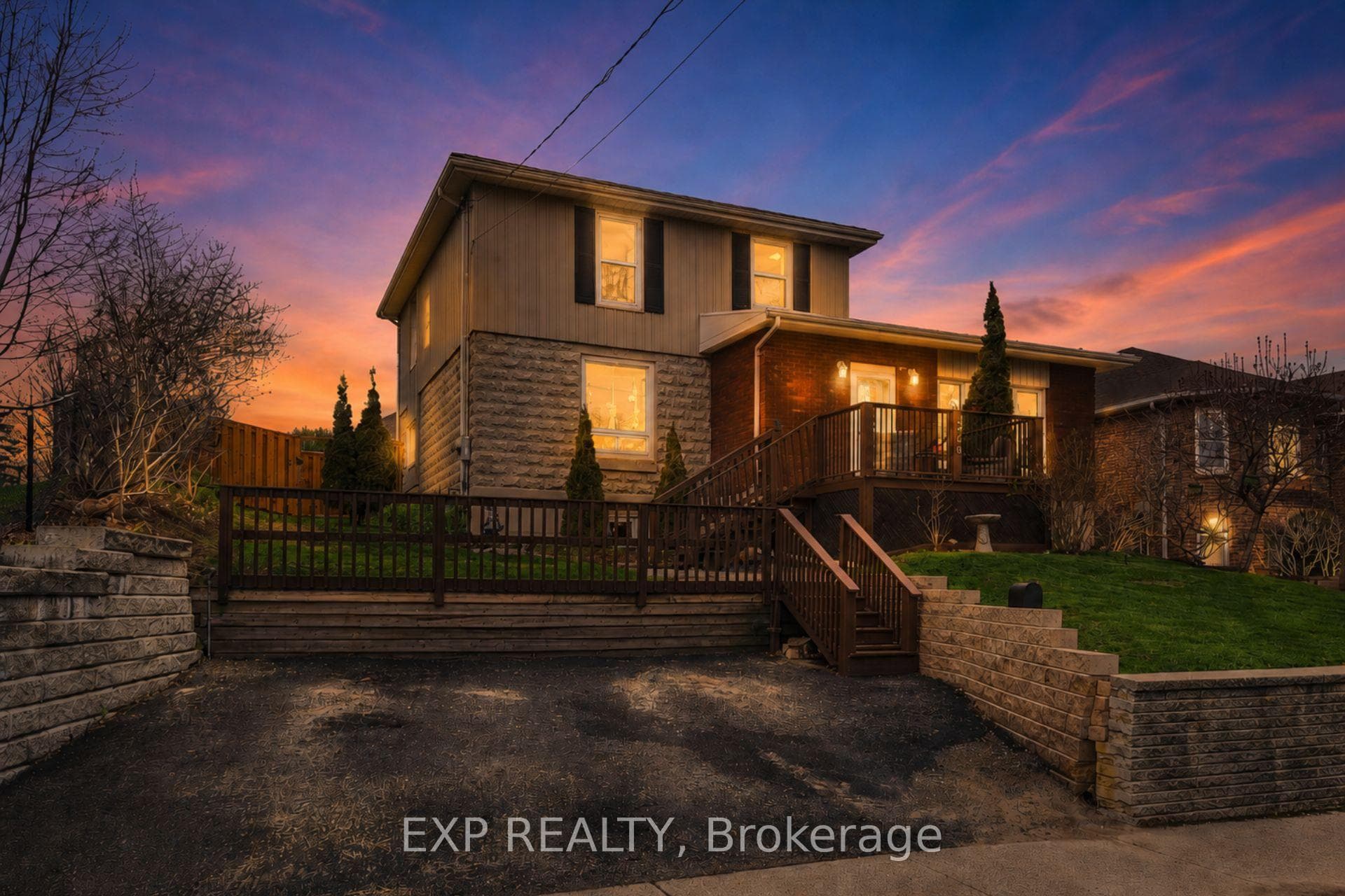 348 Elgin Street photo 1