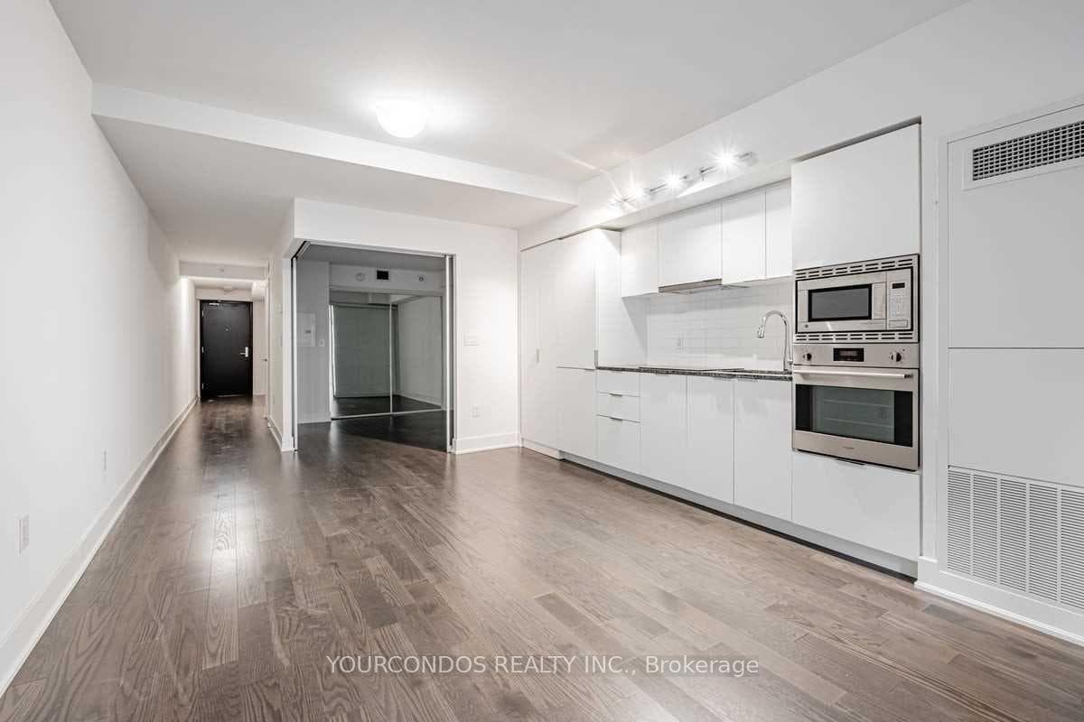 955 Bay Street Unit 718 photo 10