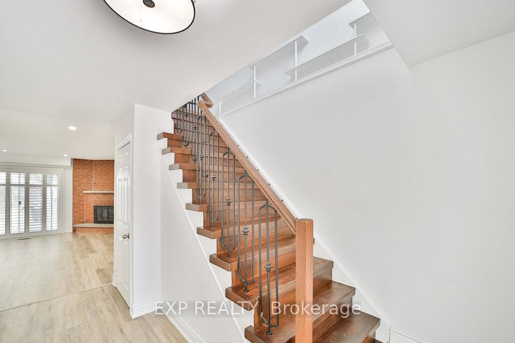 450 Hansen Road photo 18