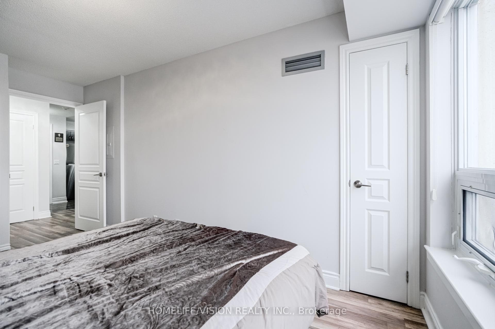 7 North Park Road Unit 1802 photo 24