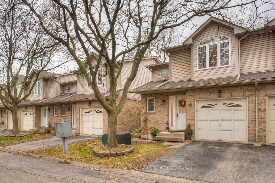 1335 Guelph Line Unit 6 photo 2