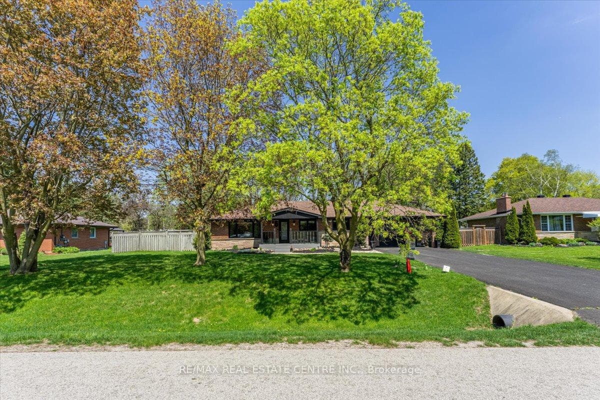 6 Maple Grove Road photo 2