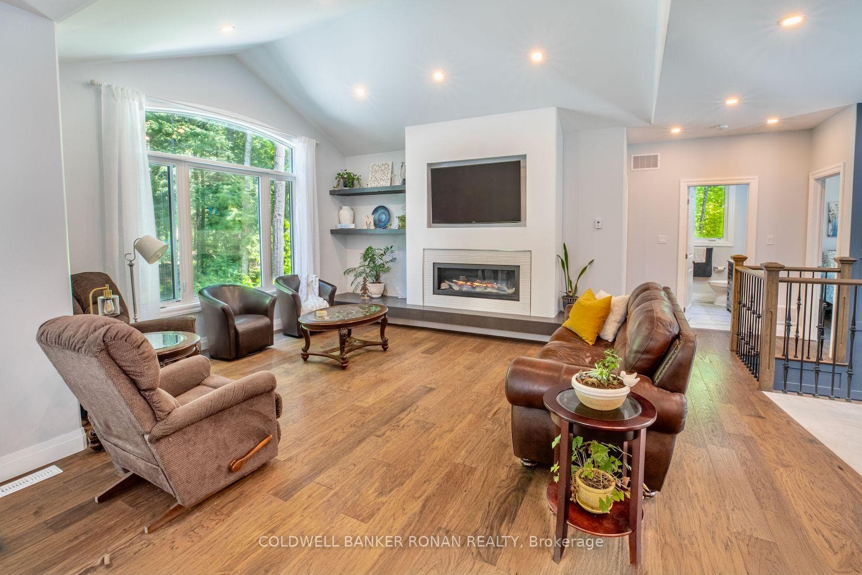 850 Tiny Beaches Road photo 4