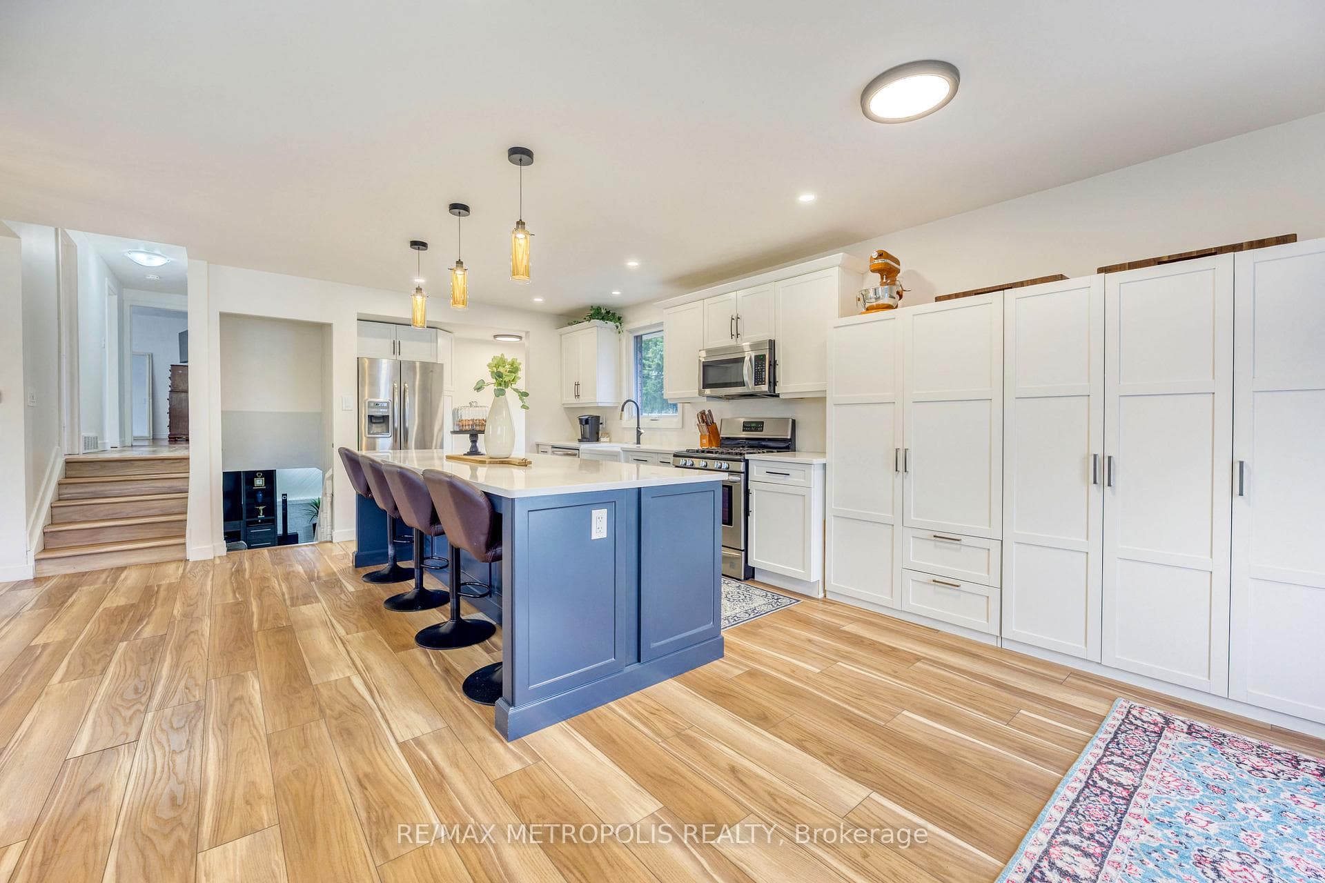 485 Bentinck Drive photo 5