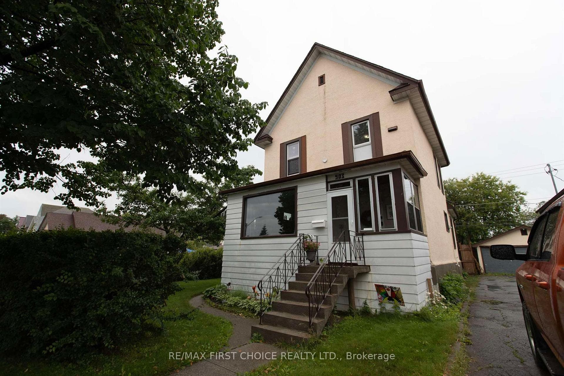 503 Prince Arthur Boulevard photo 1