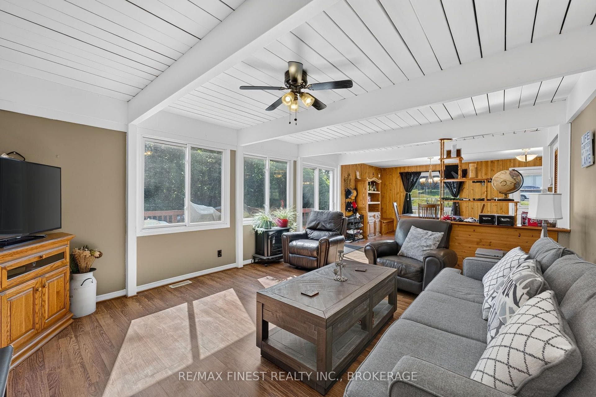 54 Bayview Drive photo 3