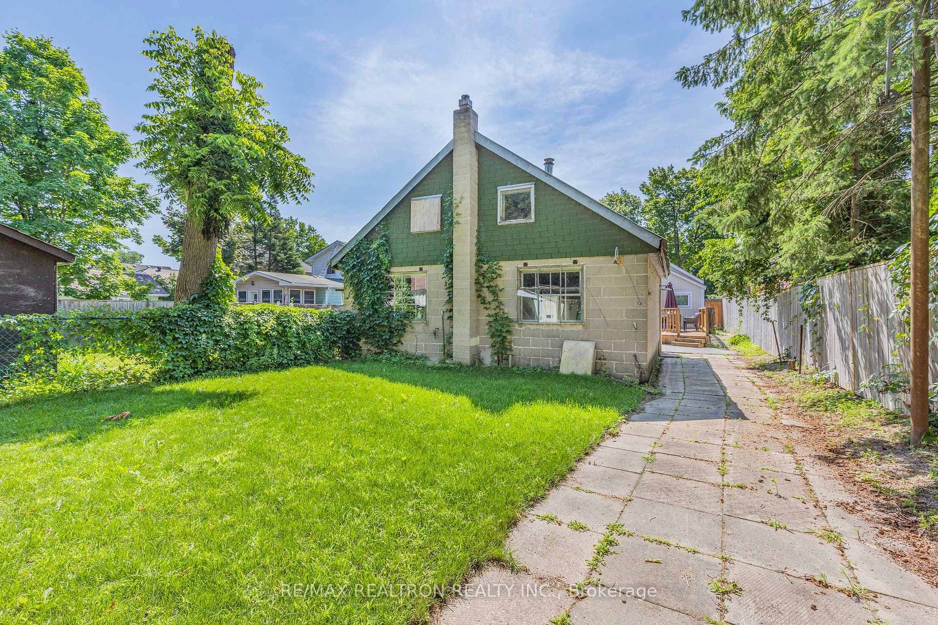 72 Henry Street photo 36