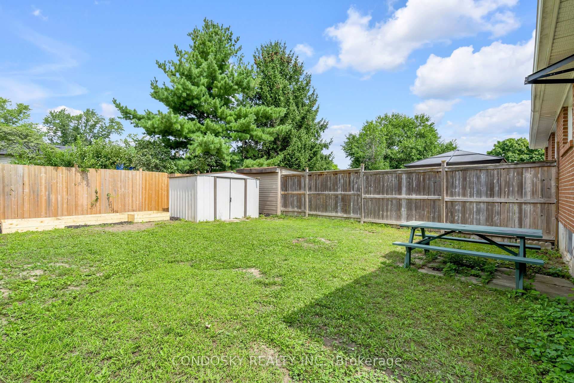 303 Thrace Avenue photo 35