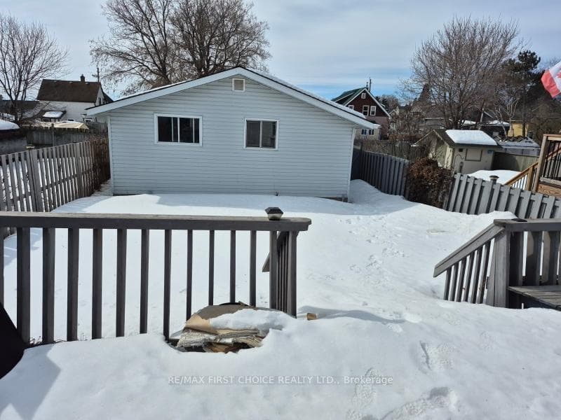 217 Angus Street photo 23