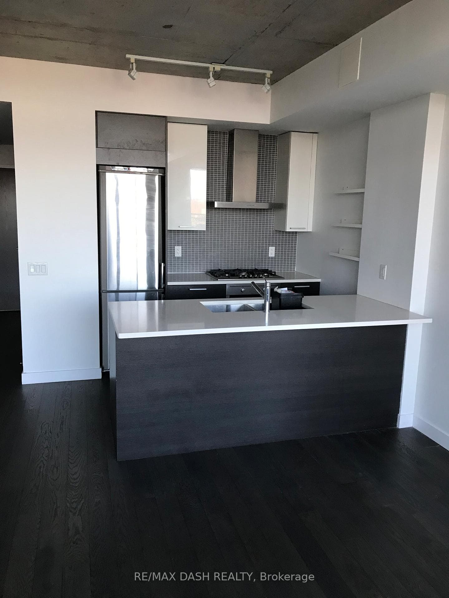 90 Broadview Avenue Unit 701 photo 3