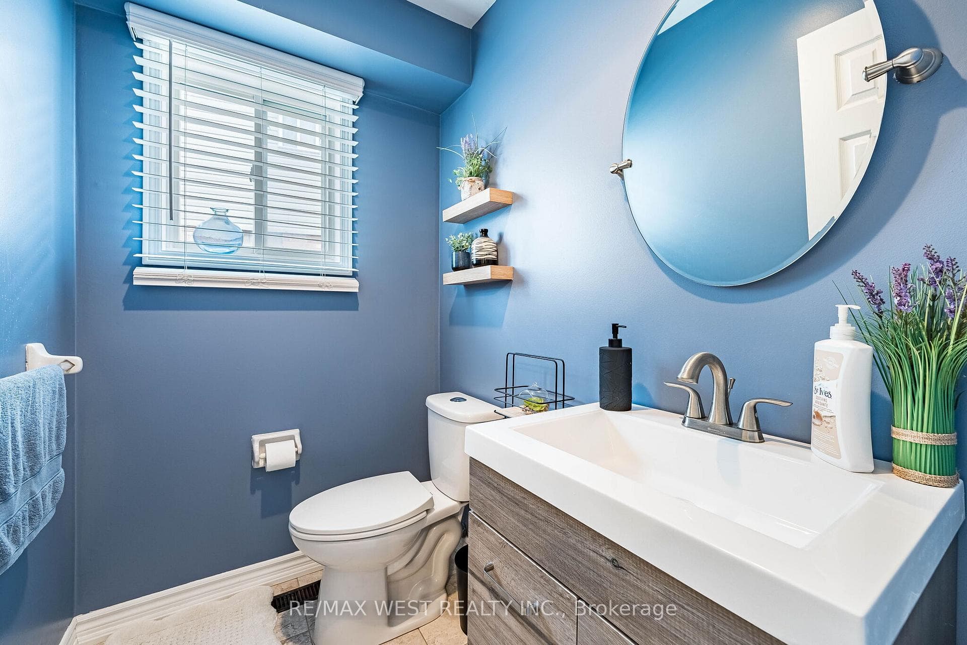 5 Moir Crescent photo 15