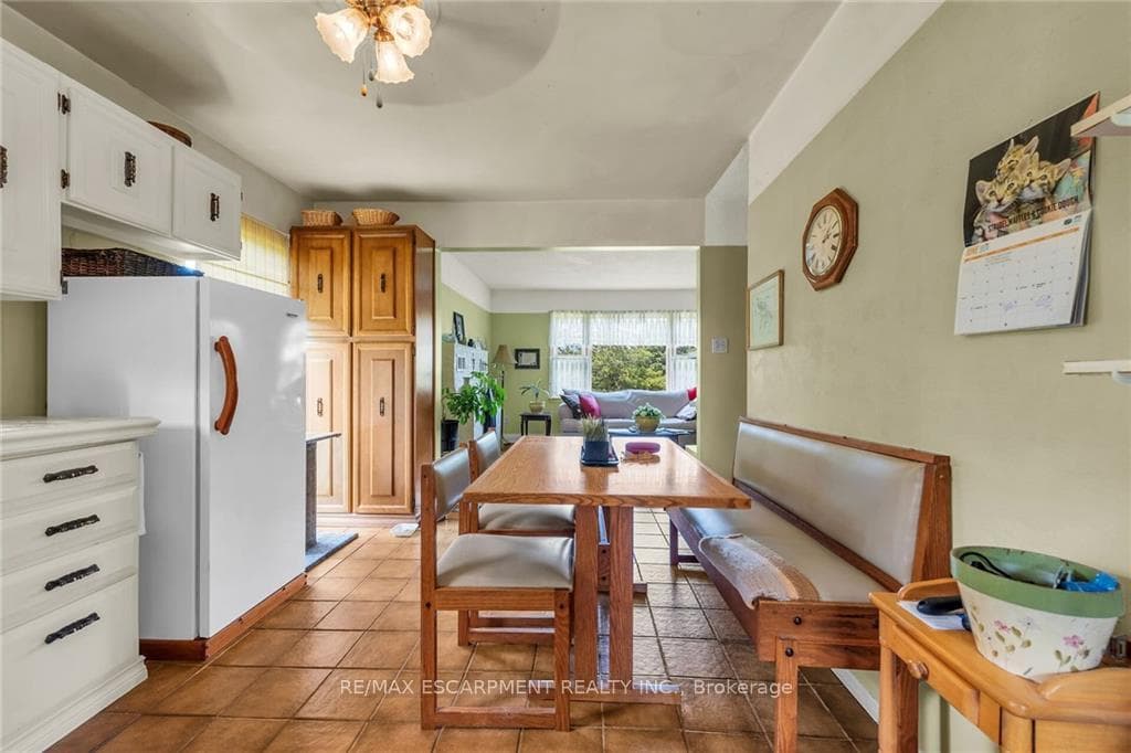 243 Forfar Street photo 13