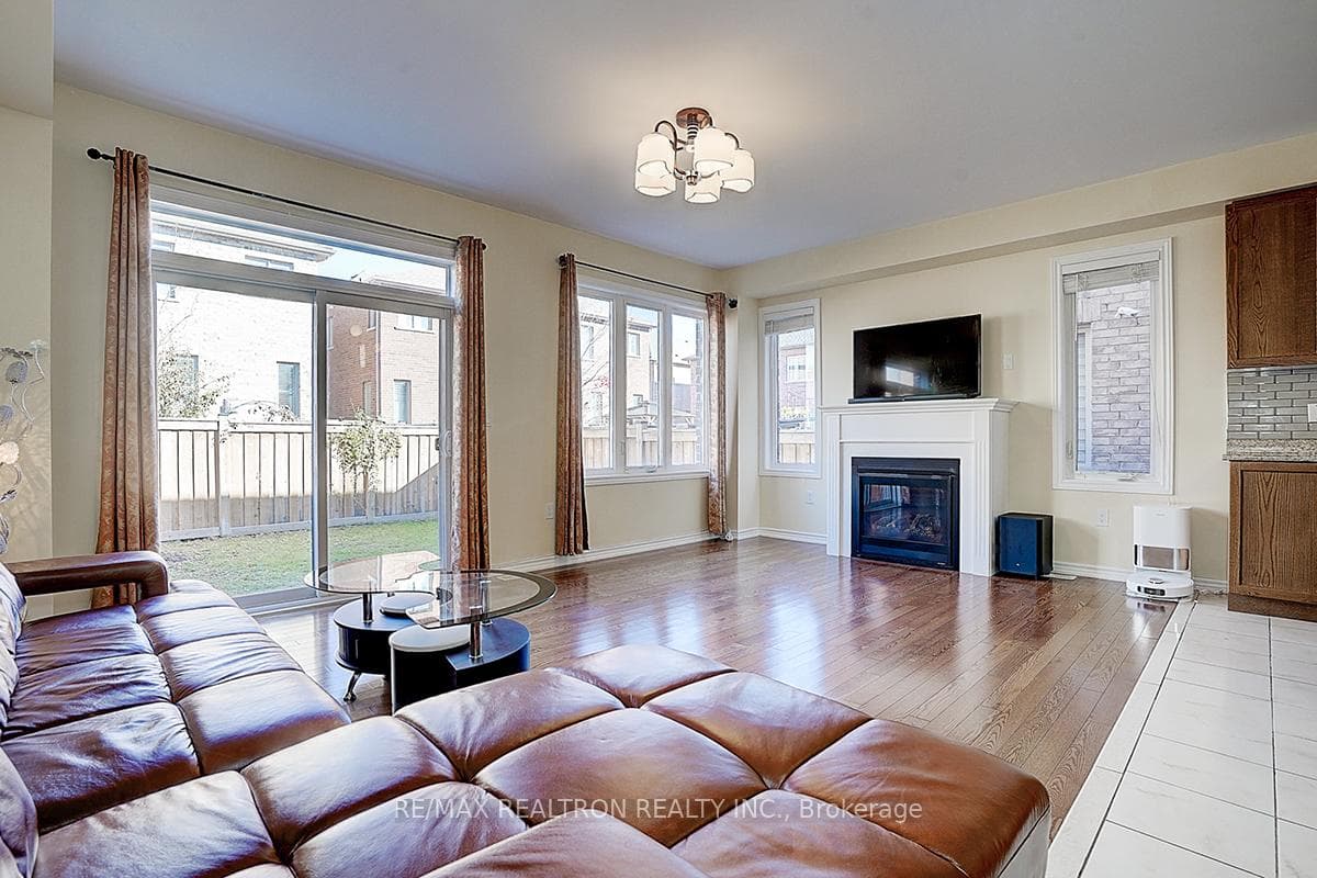 6 Neelands Crescent photo 6
