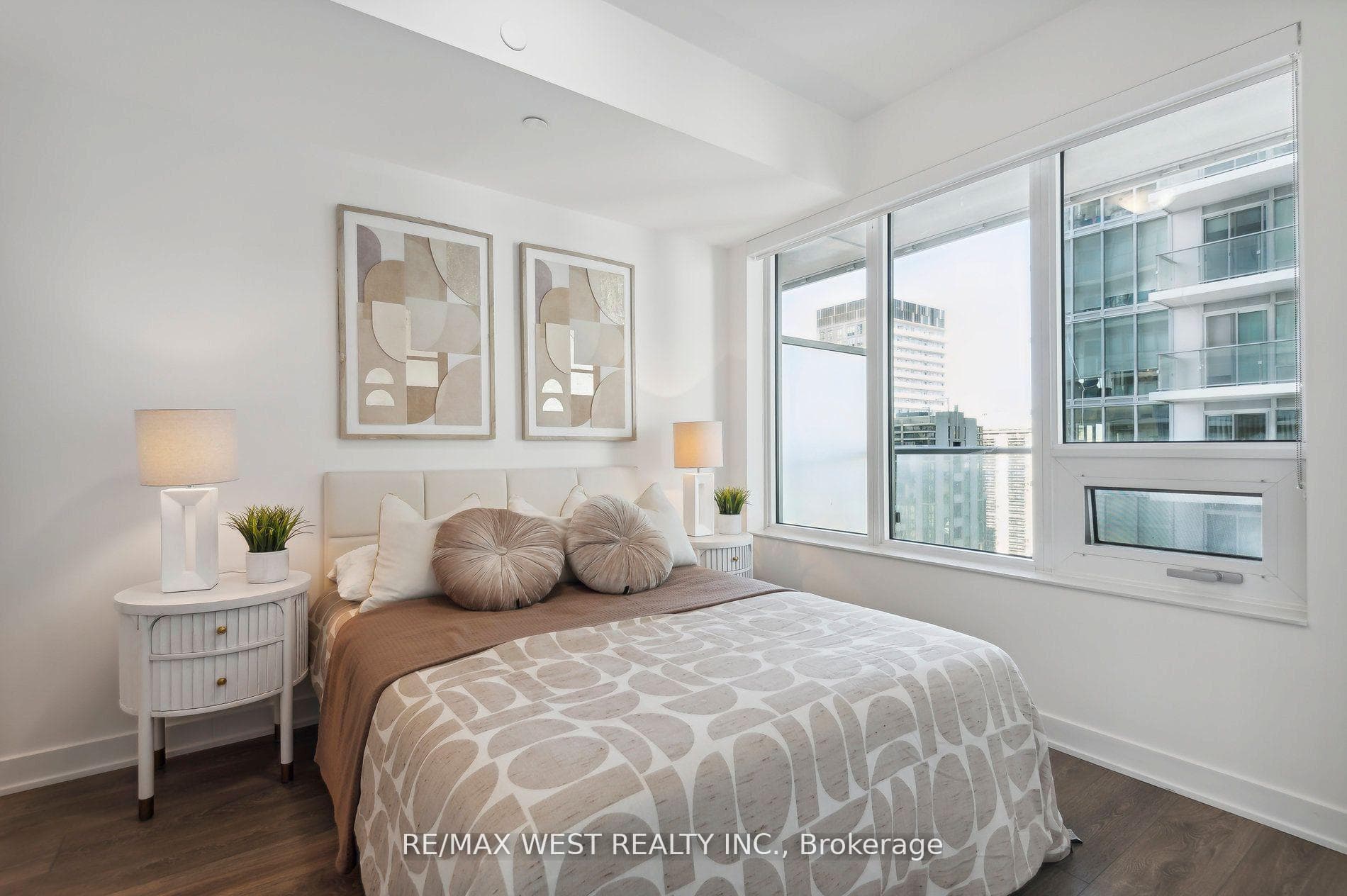 195 Redpath Avenue Unit 2215 photo 7