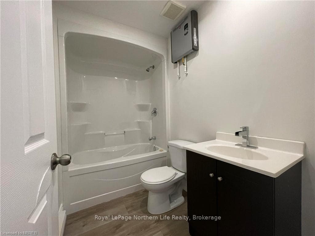 436 JOHN Street photo 8
