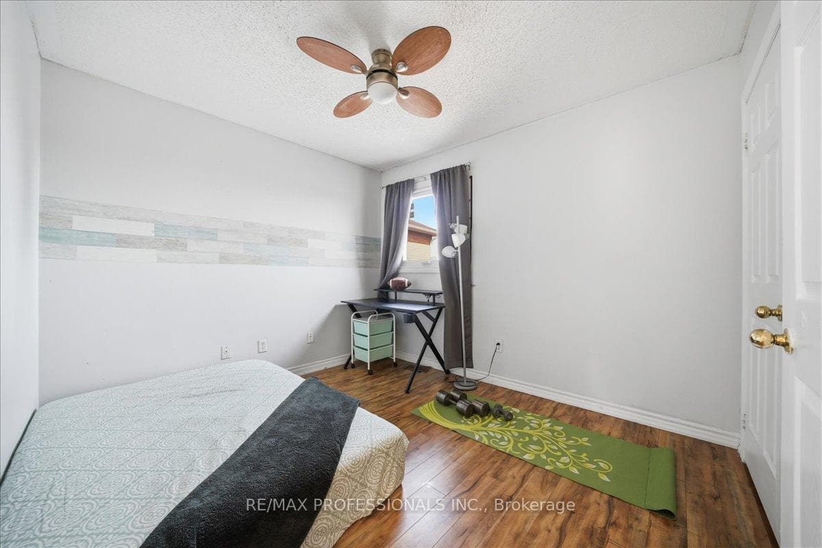 7387 Davemark Court photo 25