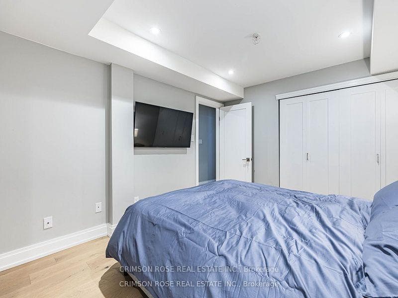 217 St George Street Unit 8 photo 14