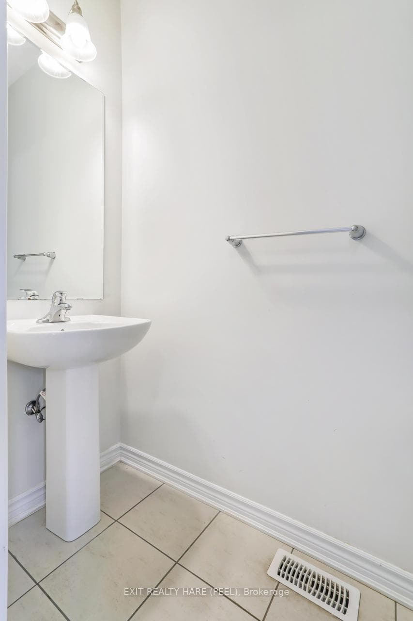 40 Speckled Alder Street photo 7