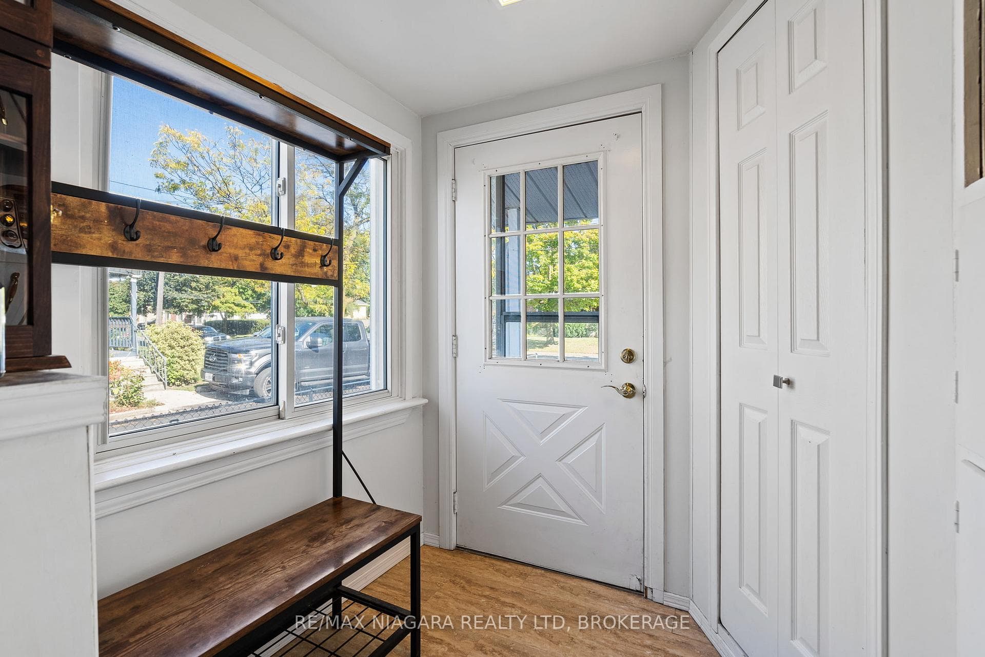 70 Beatrice Street photo 4