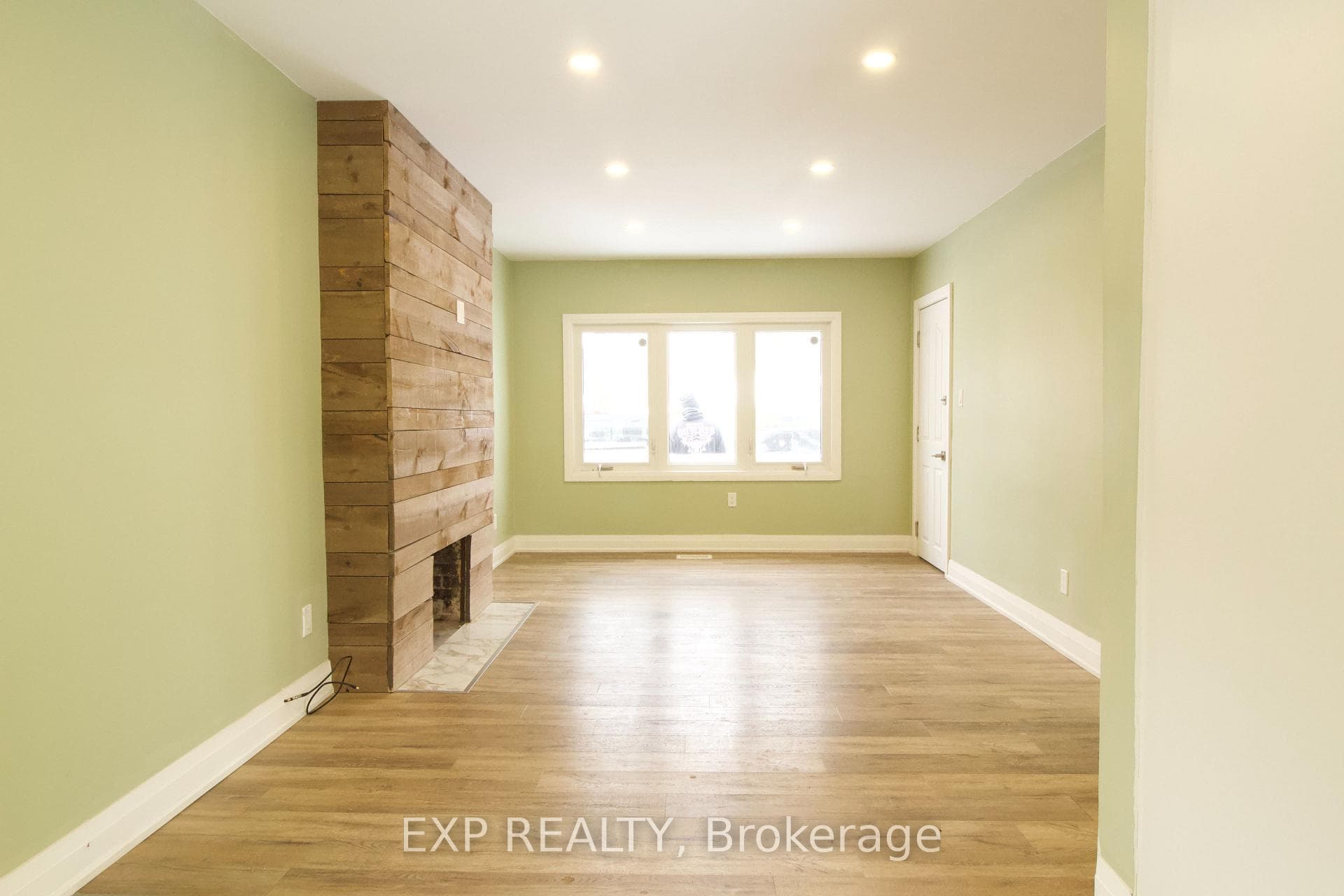 1243 Langmuir Avenue Unit Main Floor photo 5
