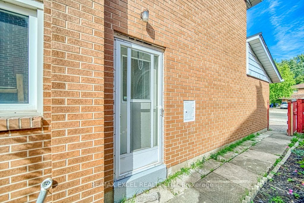 24 Bridlewood Boulevard photo 25